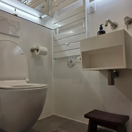 Stylish & Cozy In The Heart Of Old شقة